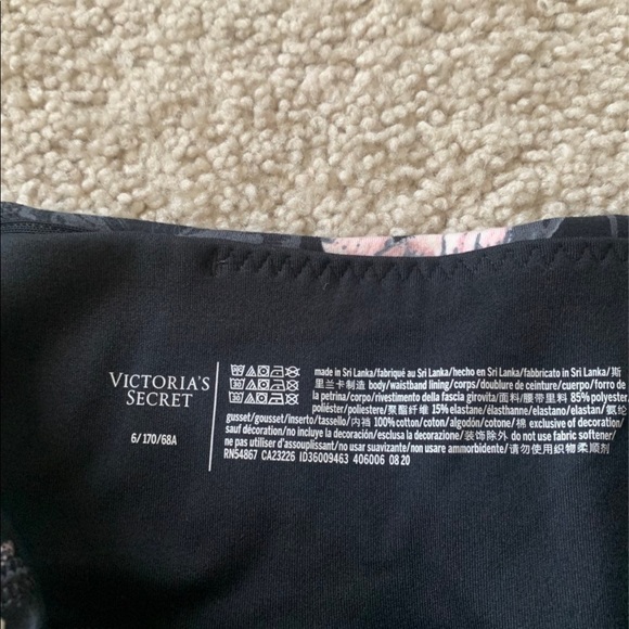 Victoria Secret Pocket 7/8 Tight - Picture 2 of 3